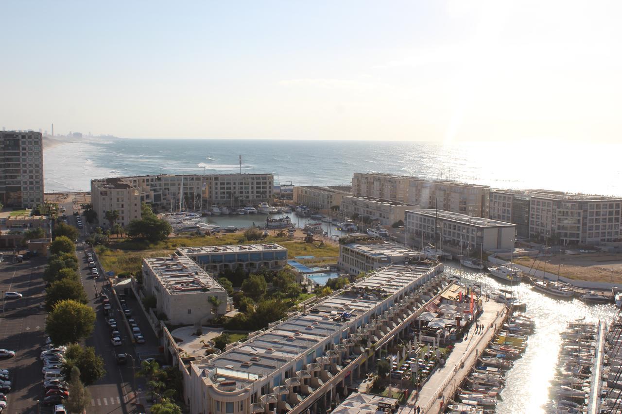 First Class Marina Herzlia Herzliya Bagian luar foto